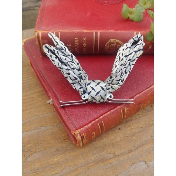 Vintage Silver Diamond Point Bow Tie // Formal Wear, Vintage Wedding Attire - Picture 5 of 10